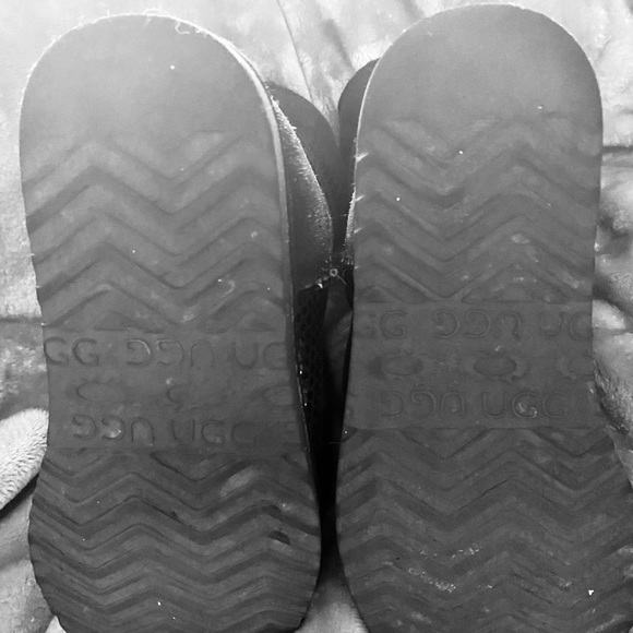 Ugg Classic Tall Black Sparkle Boots - Picture 13 of 16